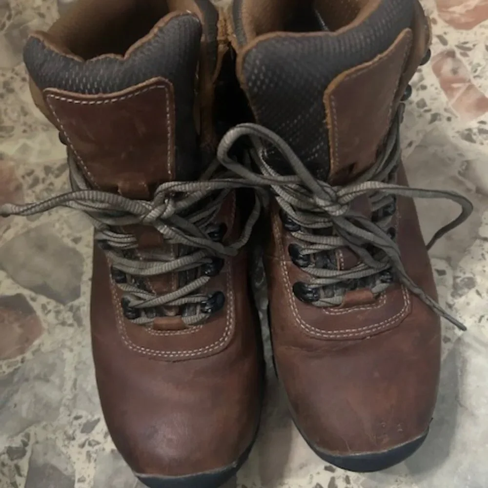 Bass Brown Ontario Waterproof Hiking boots, size 10.5